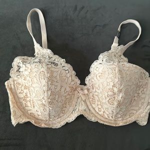 Victoria Secret nude lace bra 34D NWT